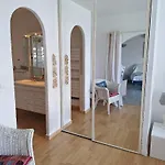 Les Pins Charming Apartment